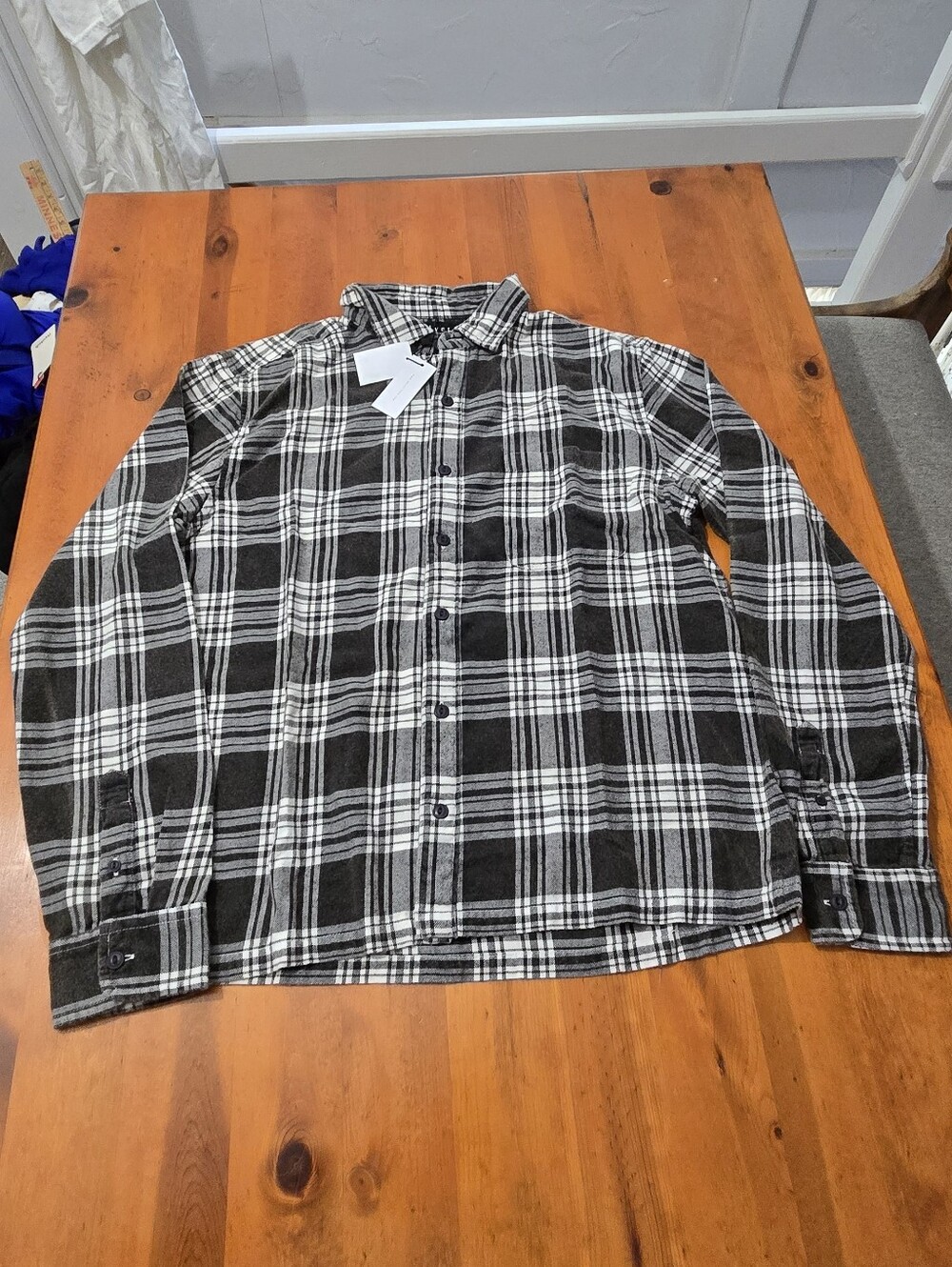 Velvet by Graham & Spencer Mens Freddy Plaid Button Down Size Medium NWT Flannel
